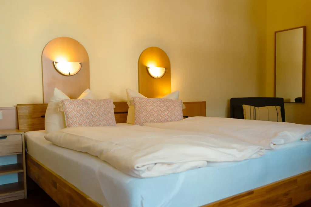 Hotel Lender – Doppelzimmer – Bild 001